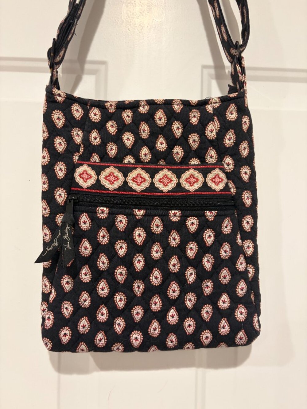 Vera Bradley Hipster in Classic Black Paisley